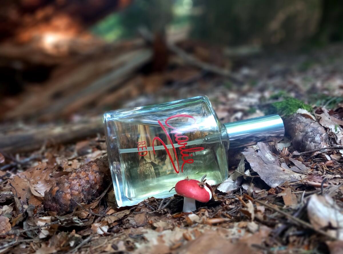 تصویر عطر چارلی رد رولون