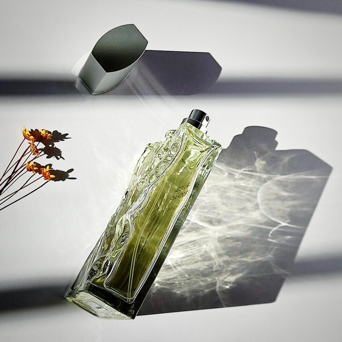 تصویر عطر اُ دو رُشاس اُم روشاس