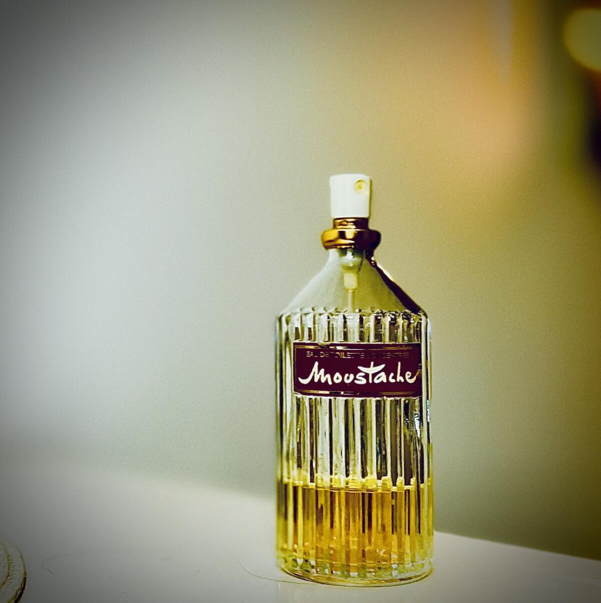 تصویر عطر موستاش او دو تویلت کنسانتره روشاس