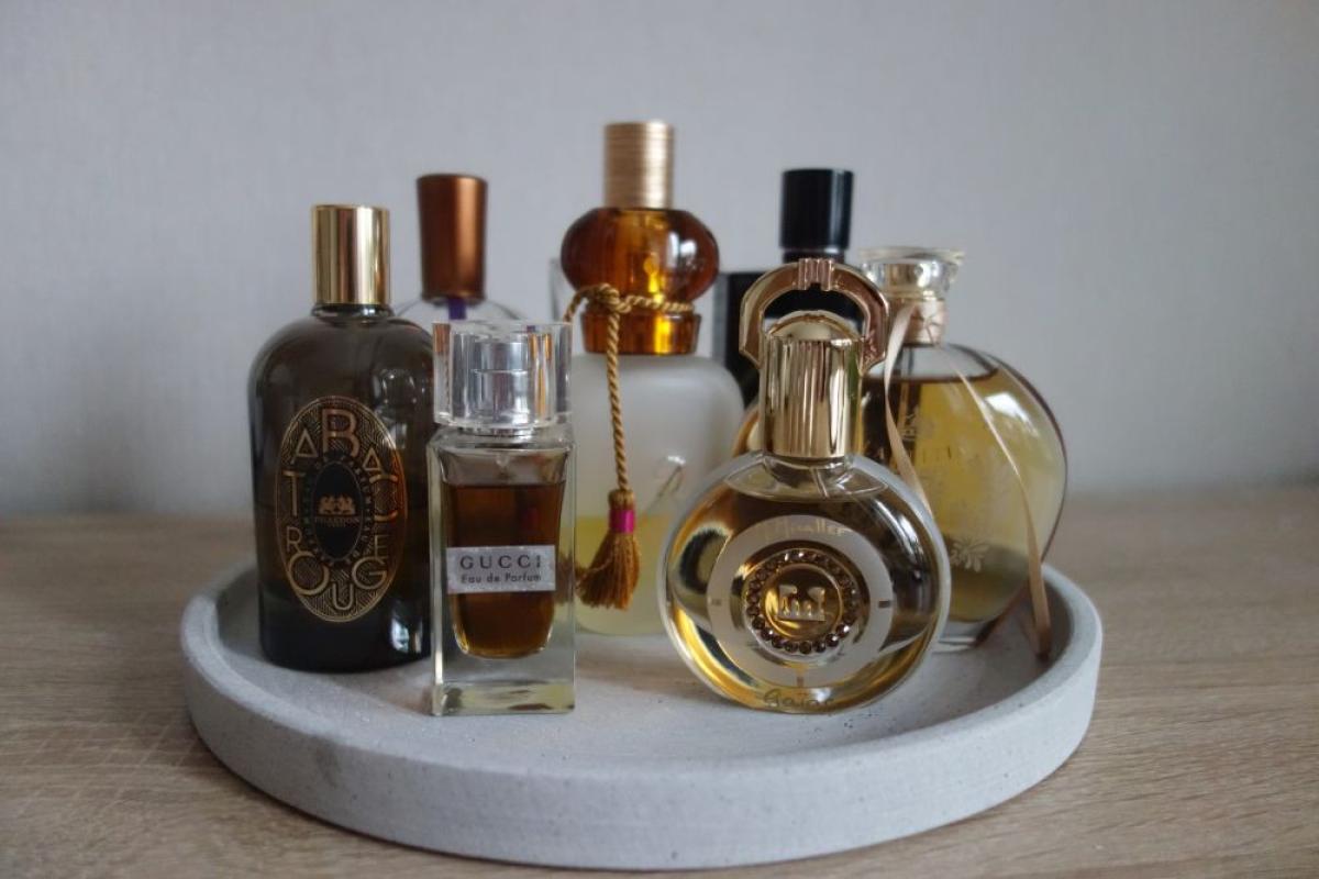 تصویر عطر چر وود مولینار