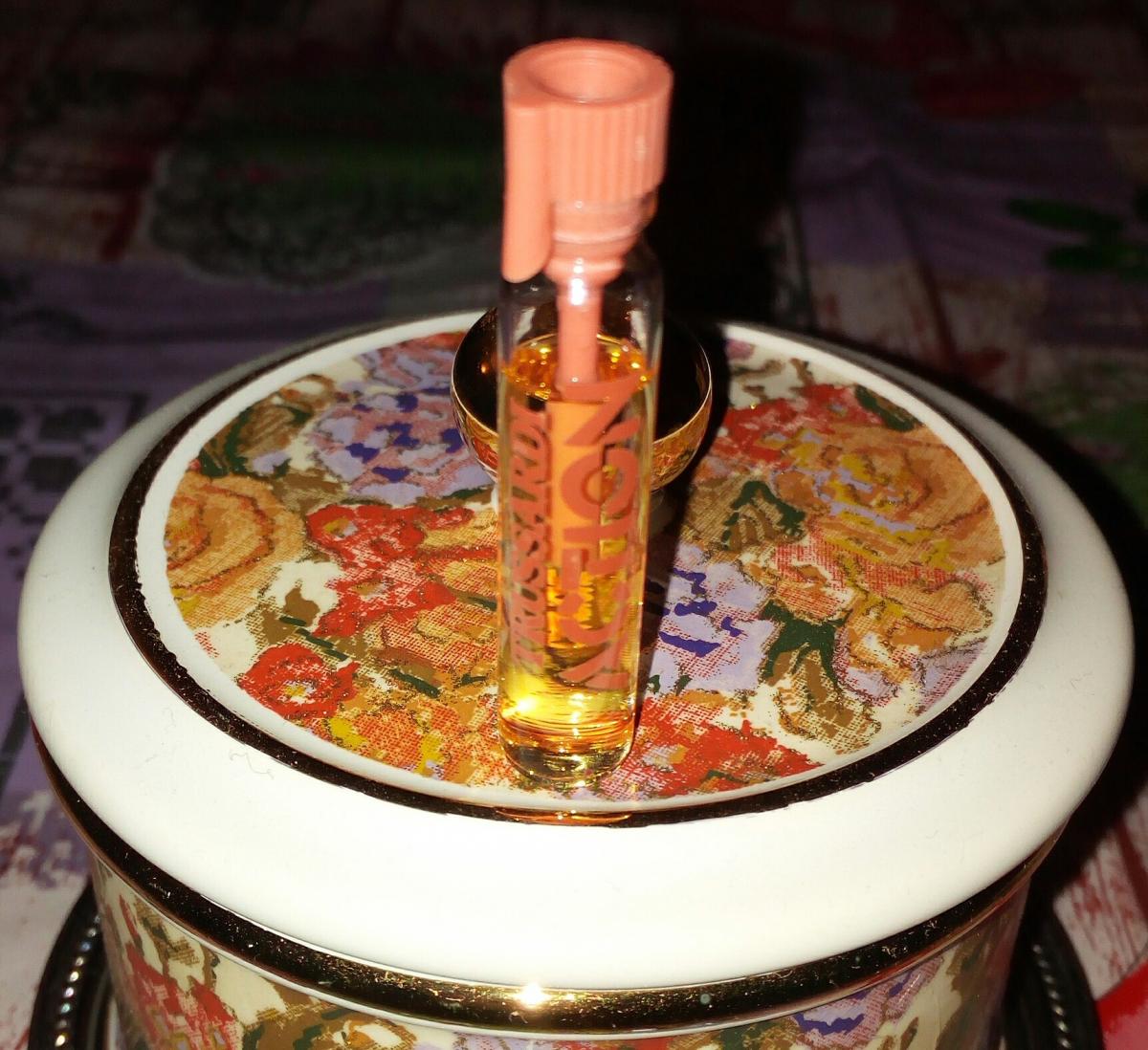 تصویر عطر تروساردی اکشن دونا