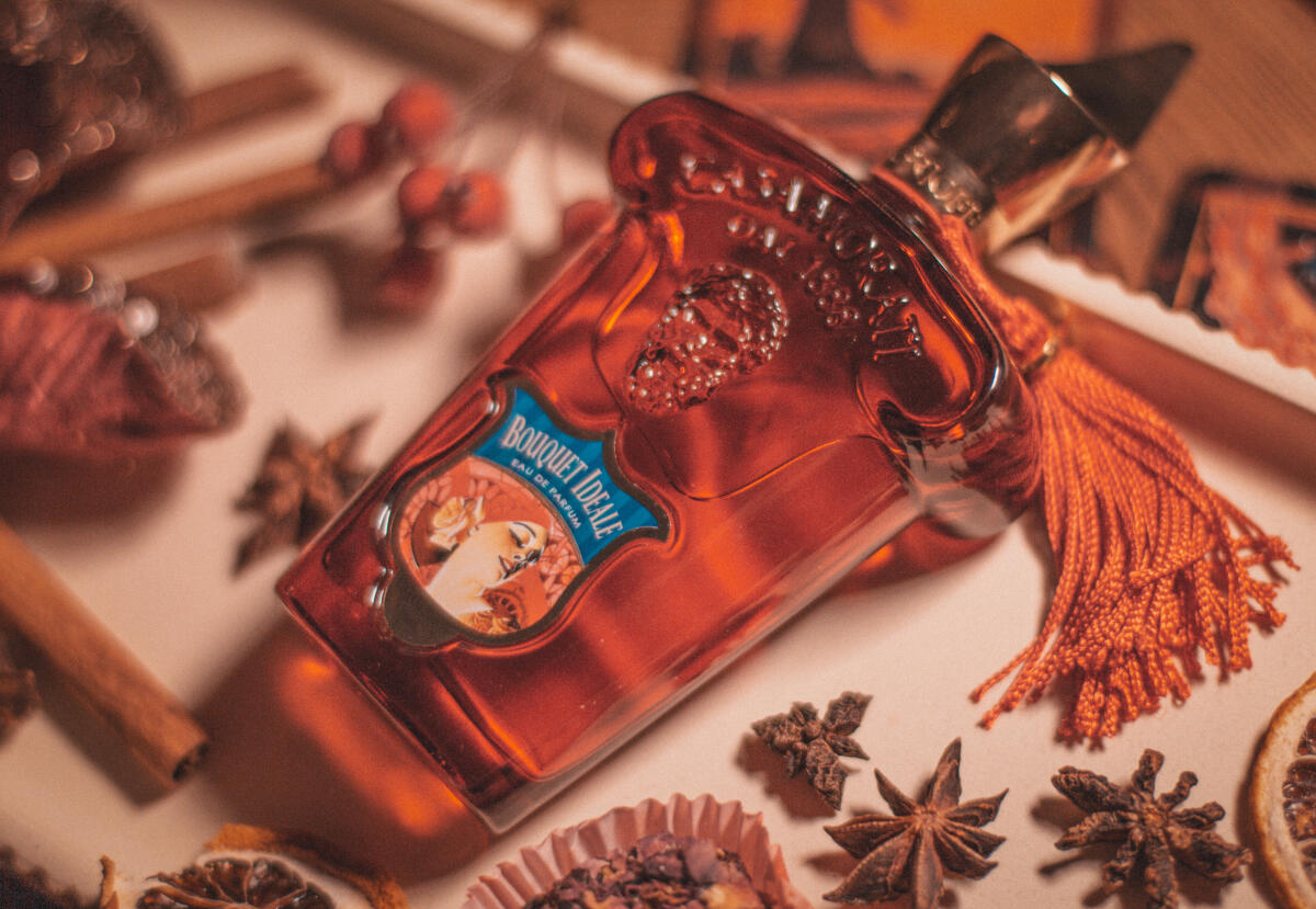 تصویر عطر بوکت ایدئال زرجوف