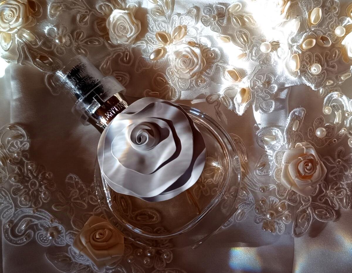 تصویر عطر والنتینا والنتینو