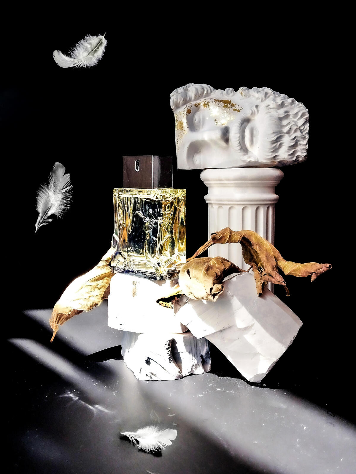 تصویر عطر او دیکار سیزلی