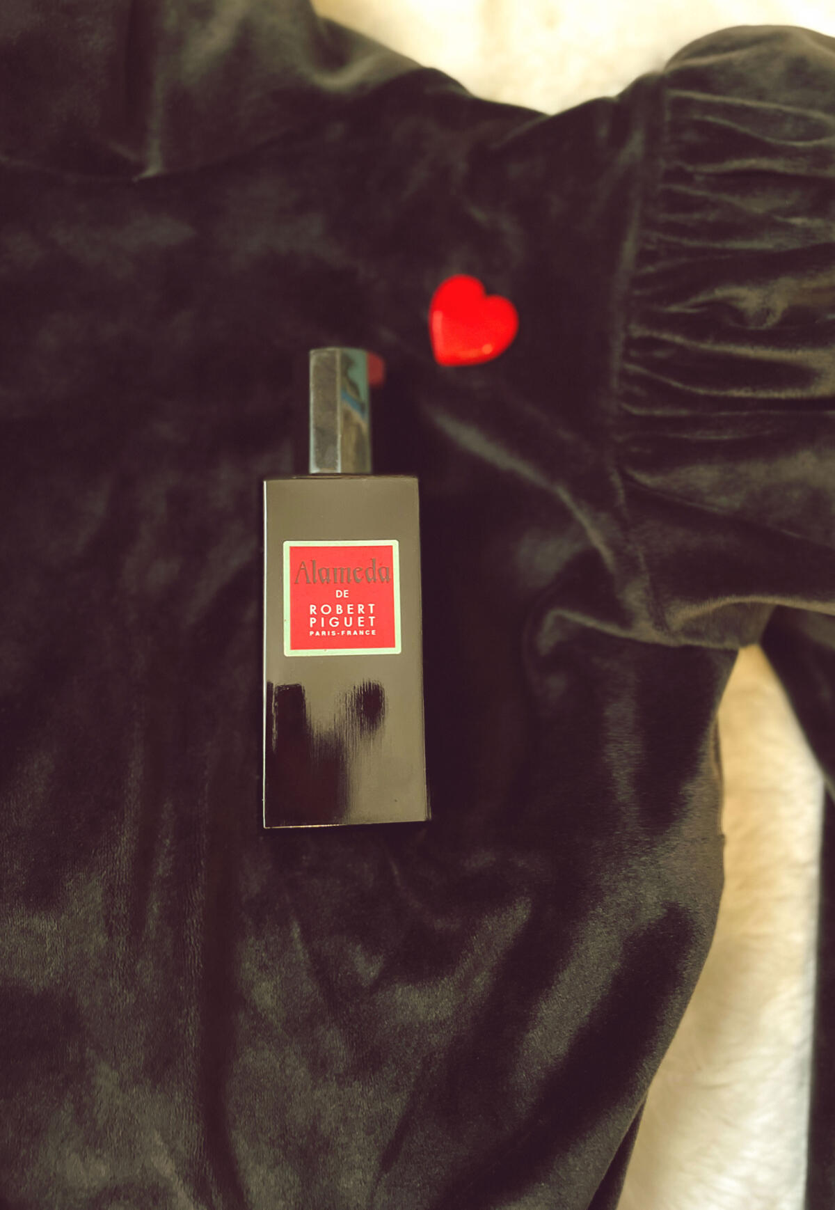 تصویر عطر آلامدا رابرت پیگه