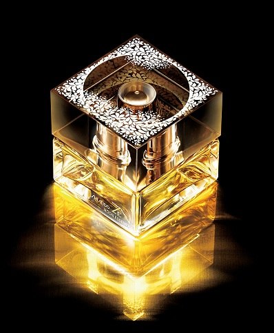 تصویر عطر زن مون اسنس شیسیدو