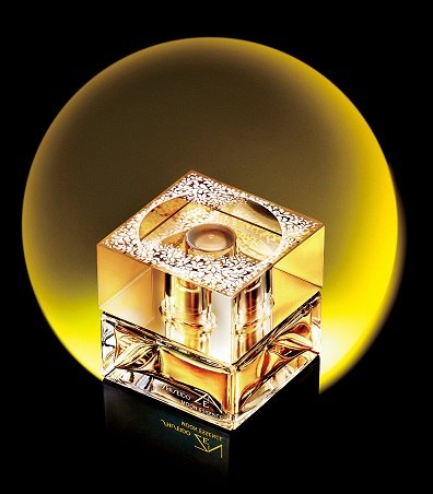 تصویر عطر زن مون اسنس شیسیدو