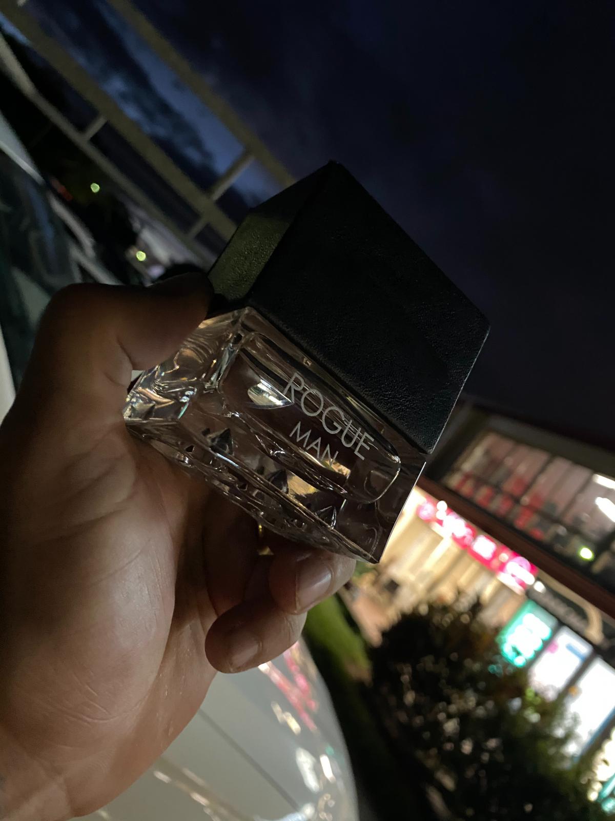 تصویر عطر روگ من ریهانا