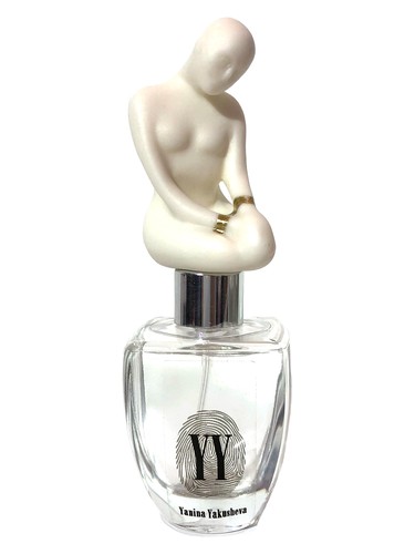 تصویر عطر د فِرست یانینا یاکوشوا