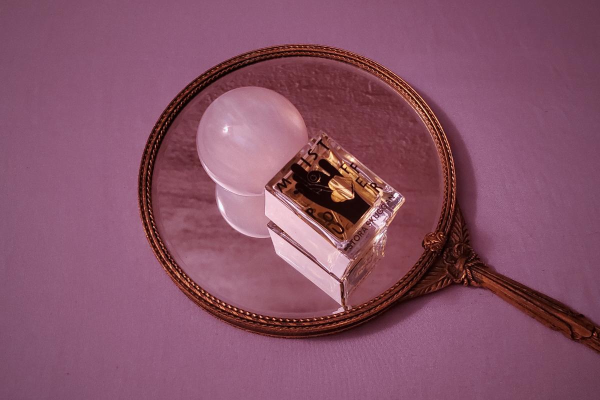 تصویر عطر میست‌پوفِر ستورا سکوگان