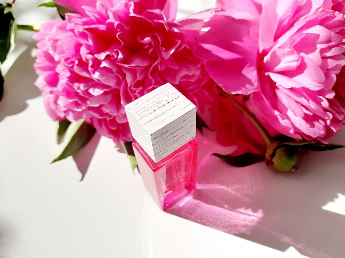 تصویر عطر او سو لاولی ریچوالز