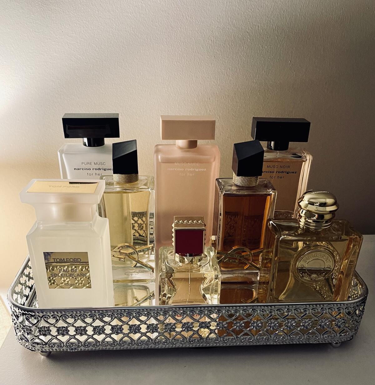 تصویر عطر وُچه ویوا والنتینو