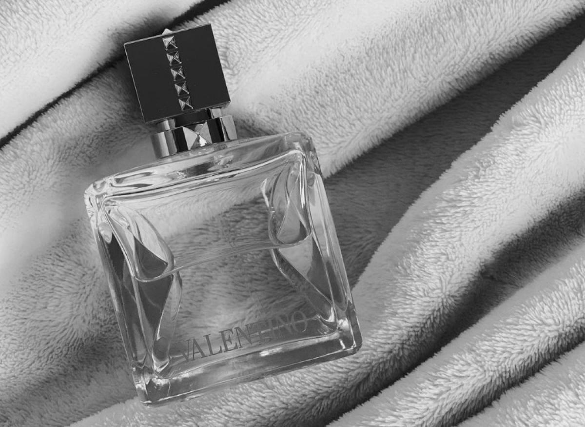 تصویر عطر وُچه ویوا والنتینو
