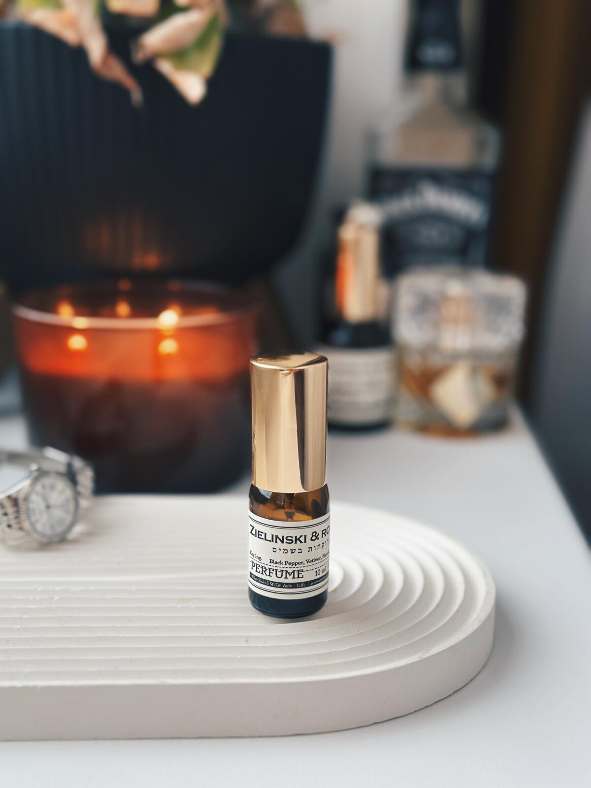 تصویر عطر بلک پپر اند آمبر نرولی زیلینسکی اند رازِن