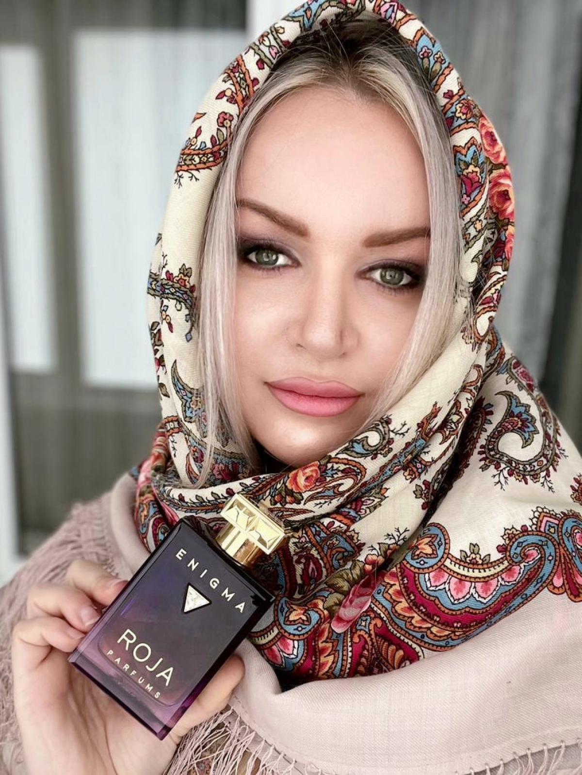 تصویر عطر انیگما پور فم اسنس د پارفوم روژا داو