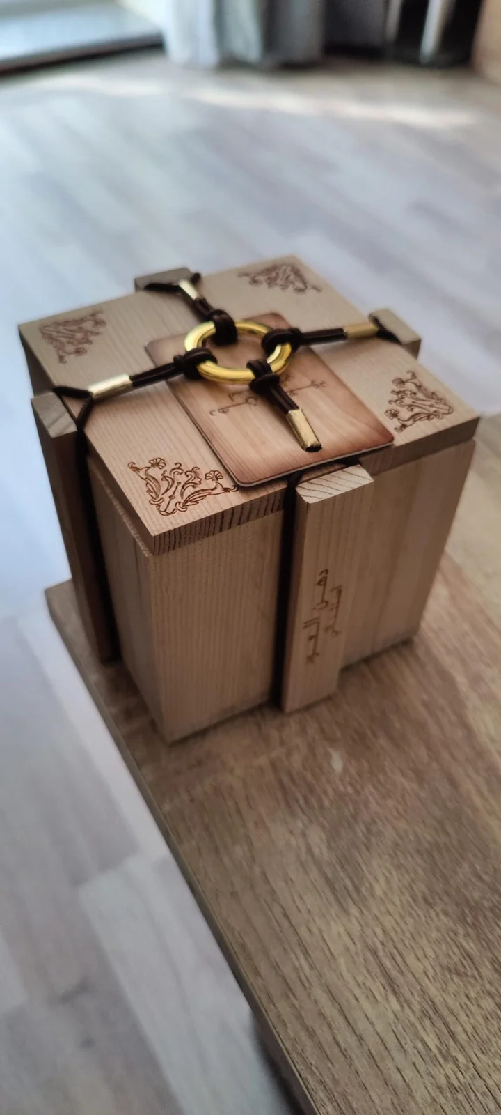 تصویر عطر دهنال عود استثنای رصاصی