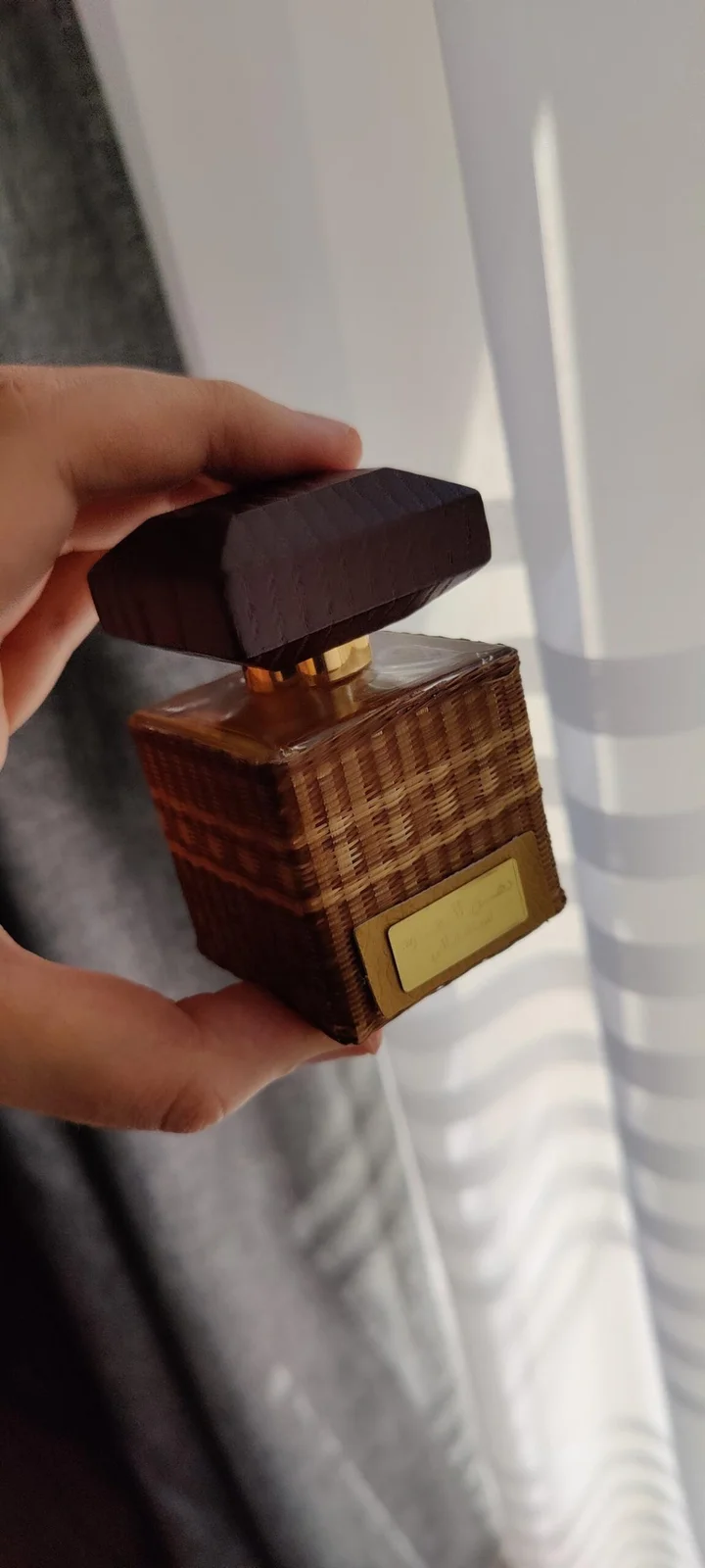 تصویر عطر دهنال عود استثنای رصاصی