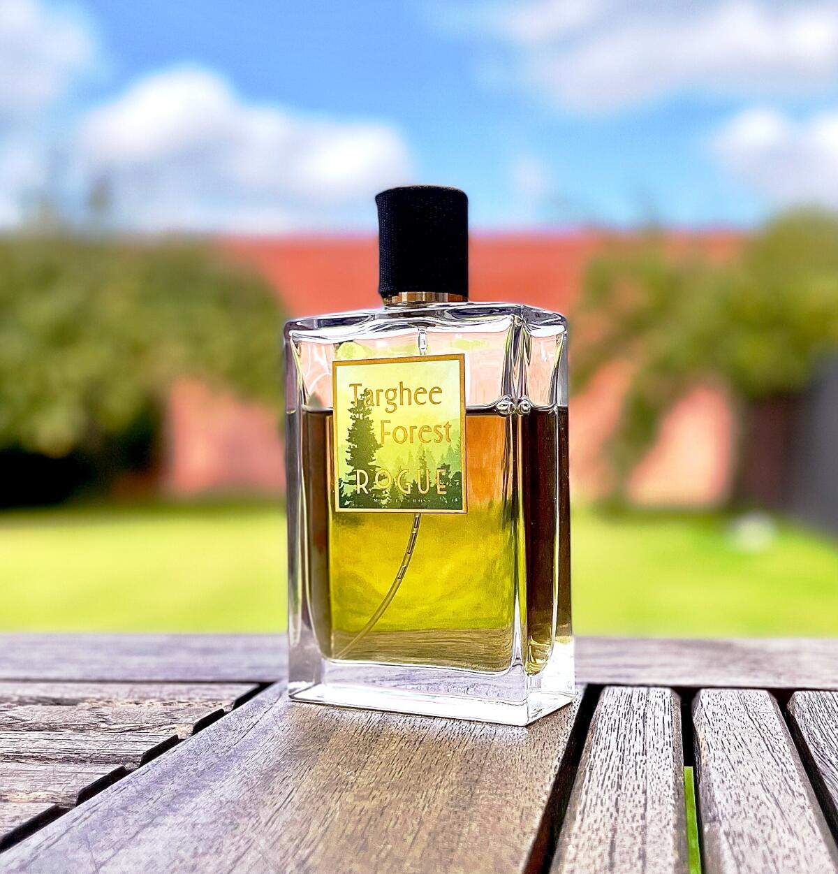 تصویر عطر تارگی فارست روگ پرفیومری