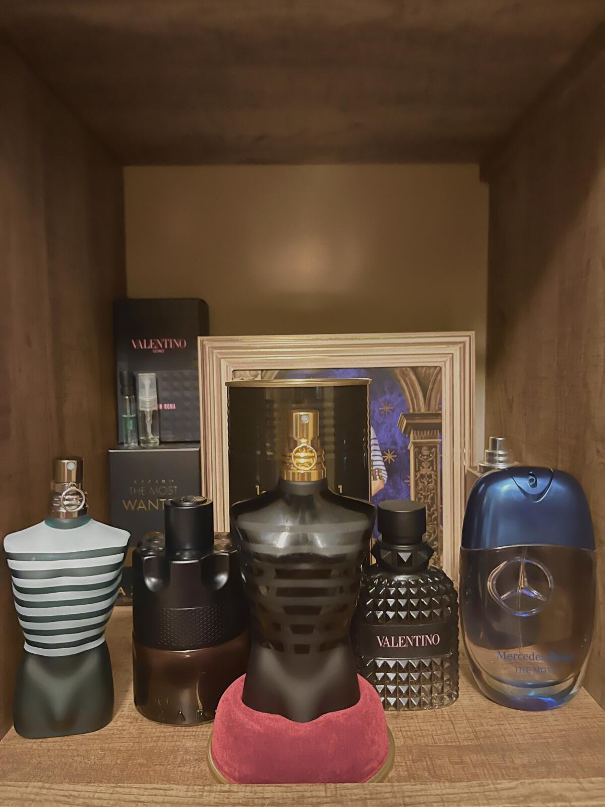 تصویر عطر د موست وانتد پارفوم آزارو