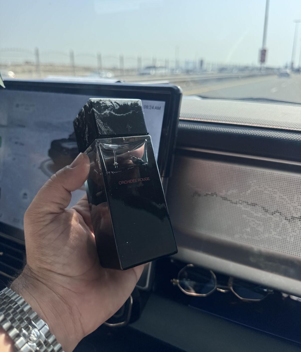 تصویر عطر ارکیده رژ او دو پرفیوم سورا دورا