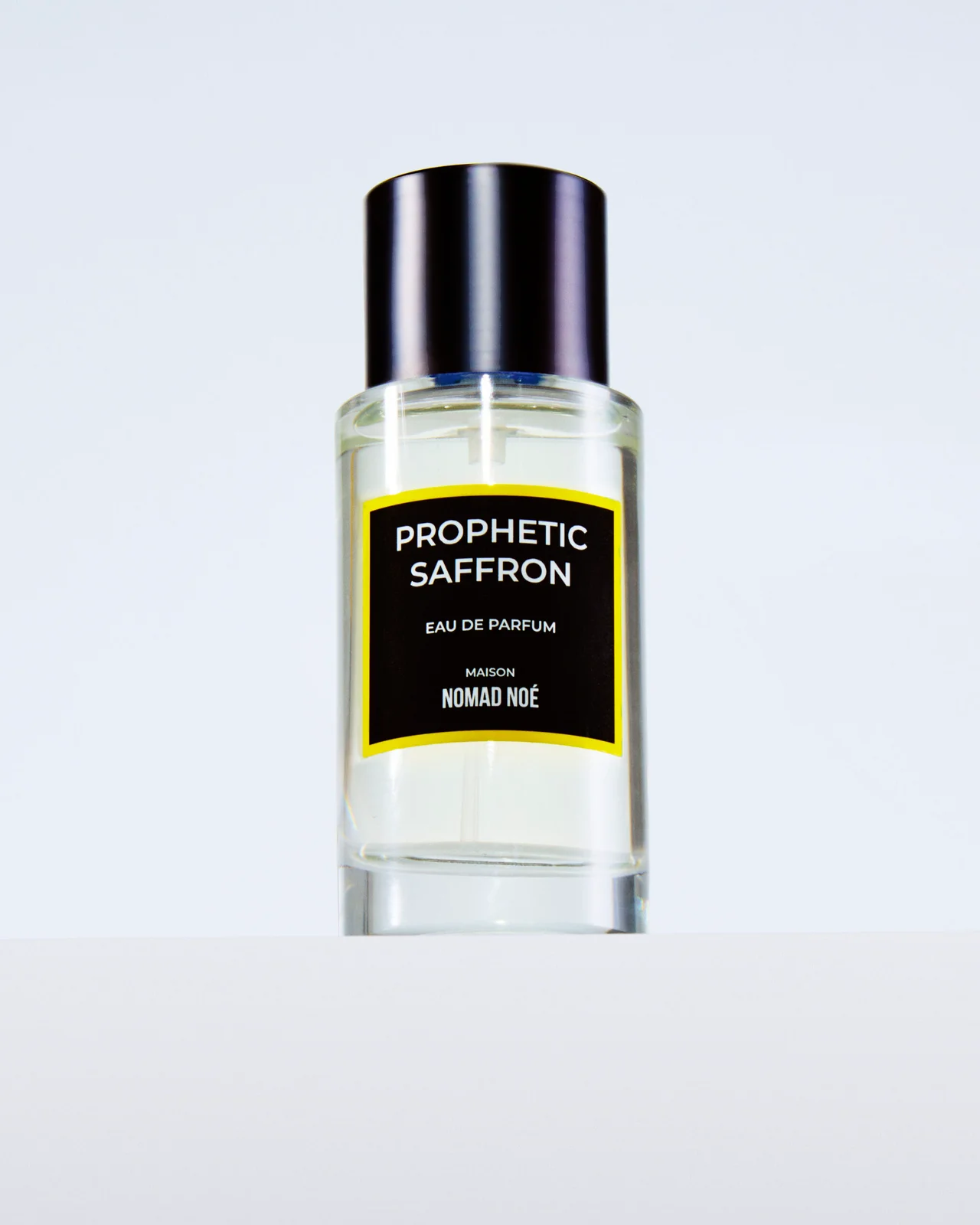 تصویر عطر پرافتیک زعفران مزون نومد نوئه