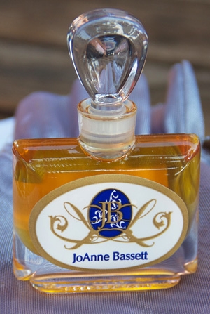 تصویر عطر تتو جوآن باست