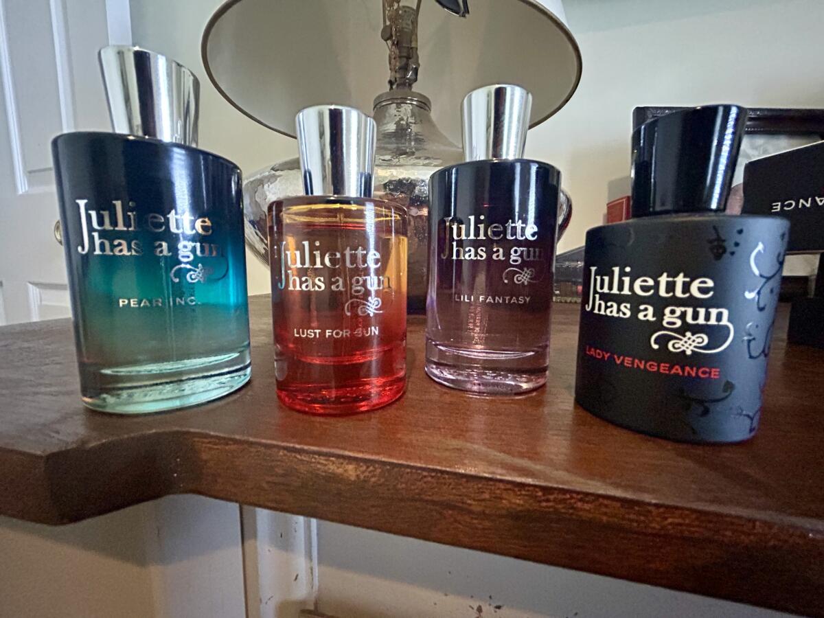 تصویر عطر لیلی فنتسی ژولیت هز ا گان
