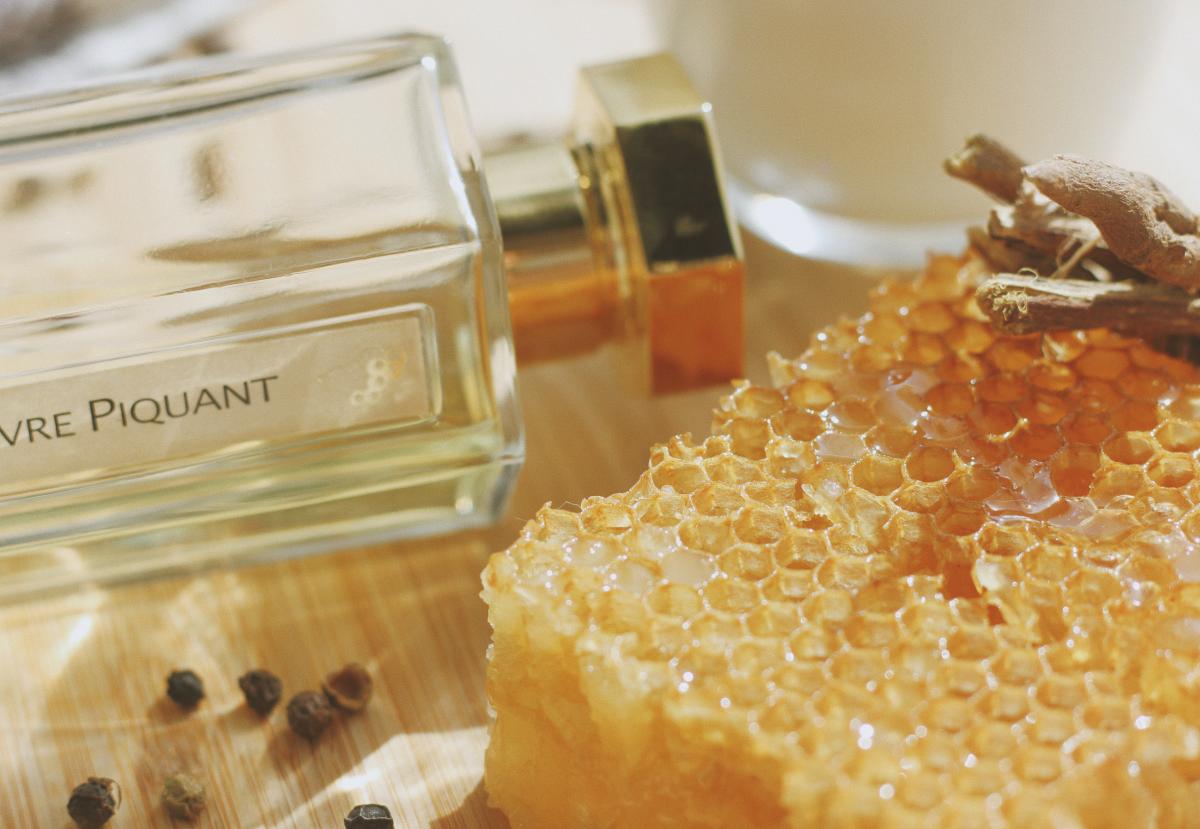 تصویر عطر پواور پیکان لارتیزان پرفیومر