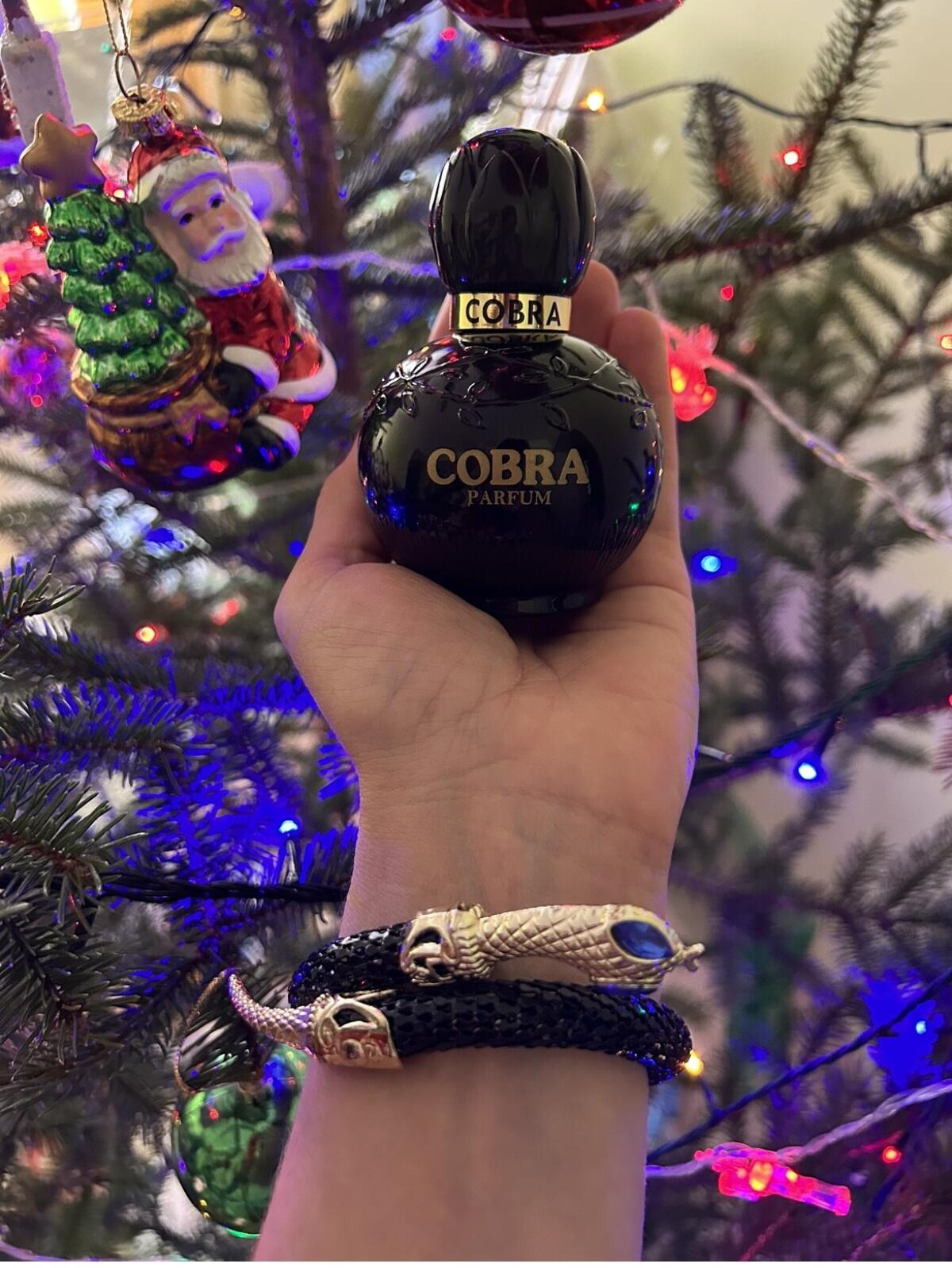 تصویر عطر کبرا ژان آرتس