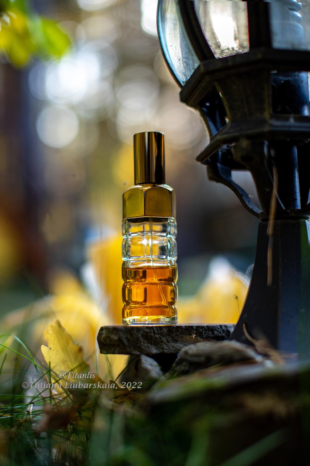 تصویر عطر آژور استی لودر