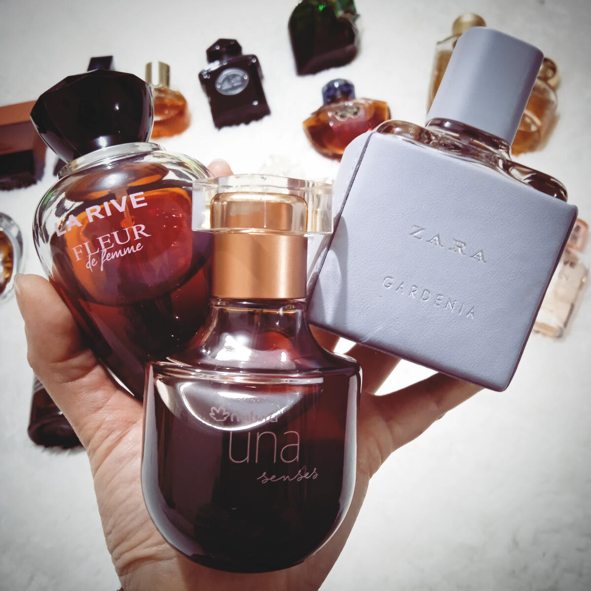 تصویر عطر اونا سنسز ناتورا