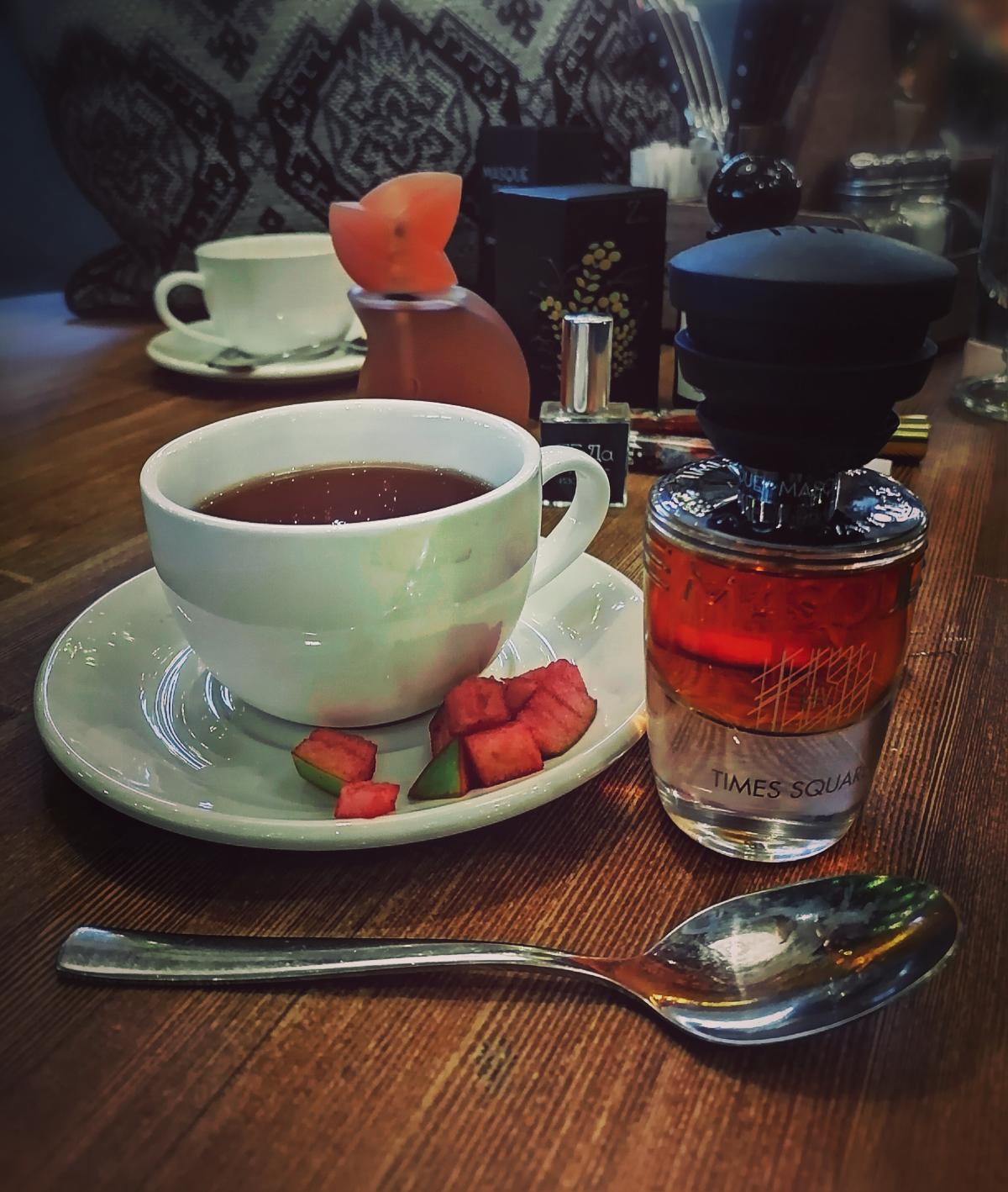 تصویر عطر تایمز اسکوئر ماسک میلانو