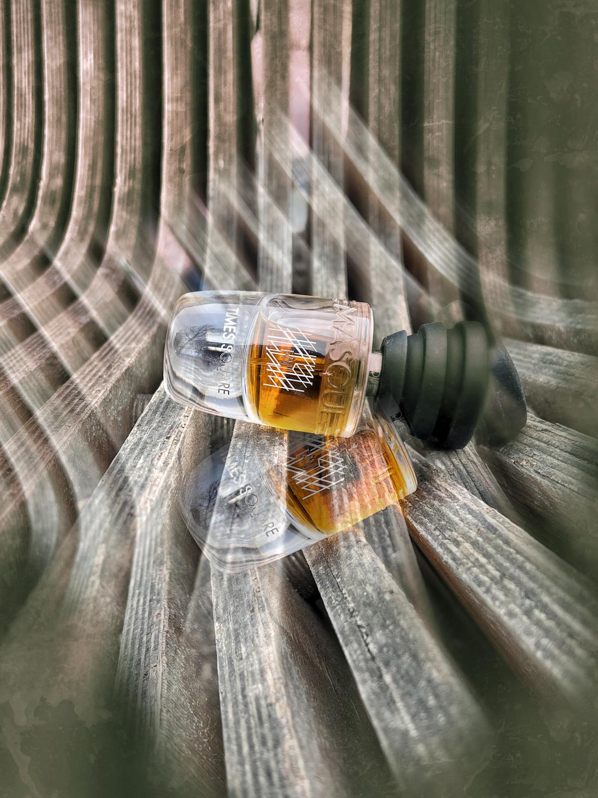 تصویر عطر تایمز اسکوئر ماسک میلانو