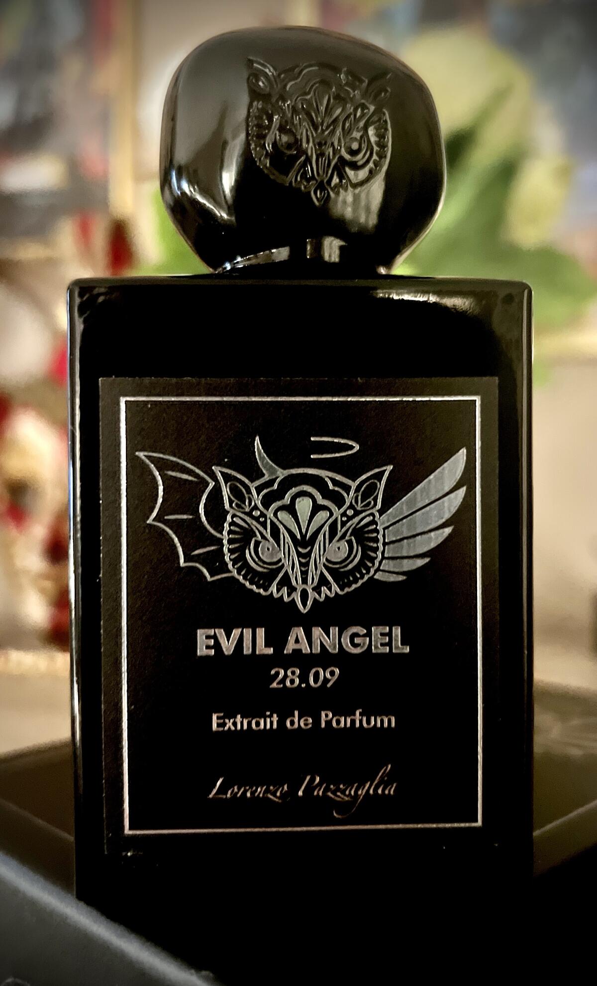 تصویر عطر ایویل آنجل آ.ک.ا. بیست و هشت نقطه نه لورنزو پاتسالیا