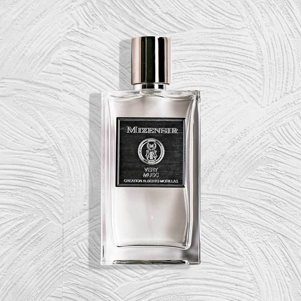 تصویر عطر وری ماسک میزنسیر