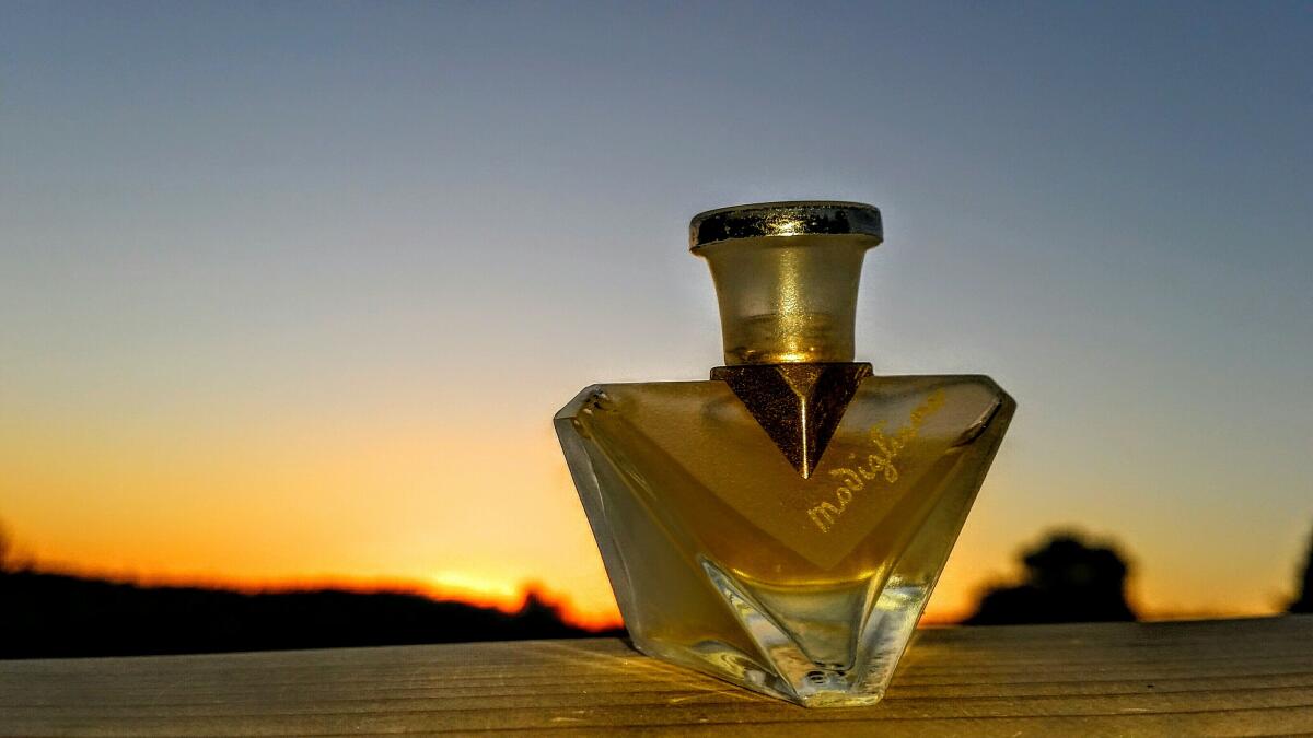 تصویر عطر مودیلیانی