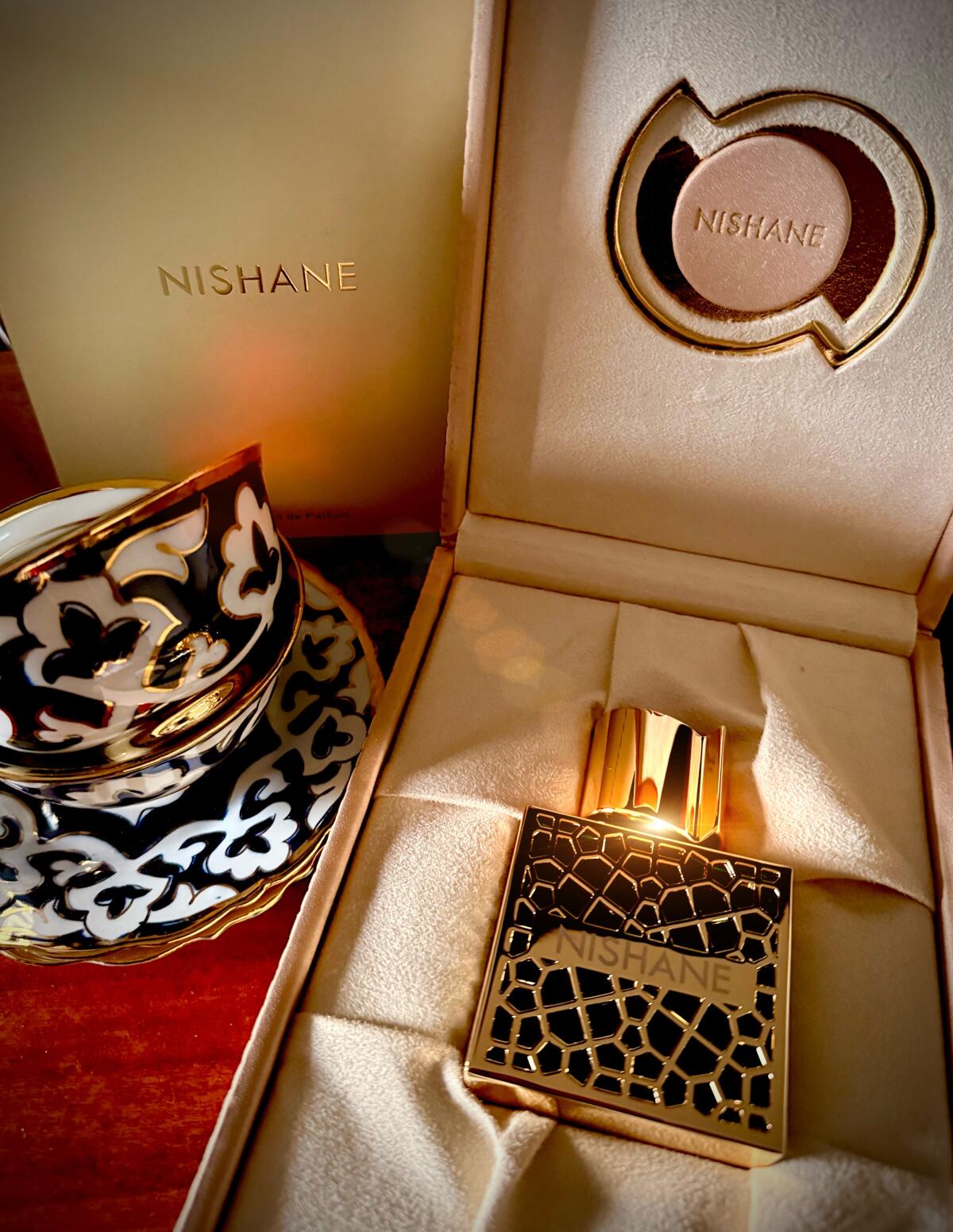 تصویر عطر شم نیشانه