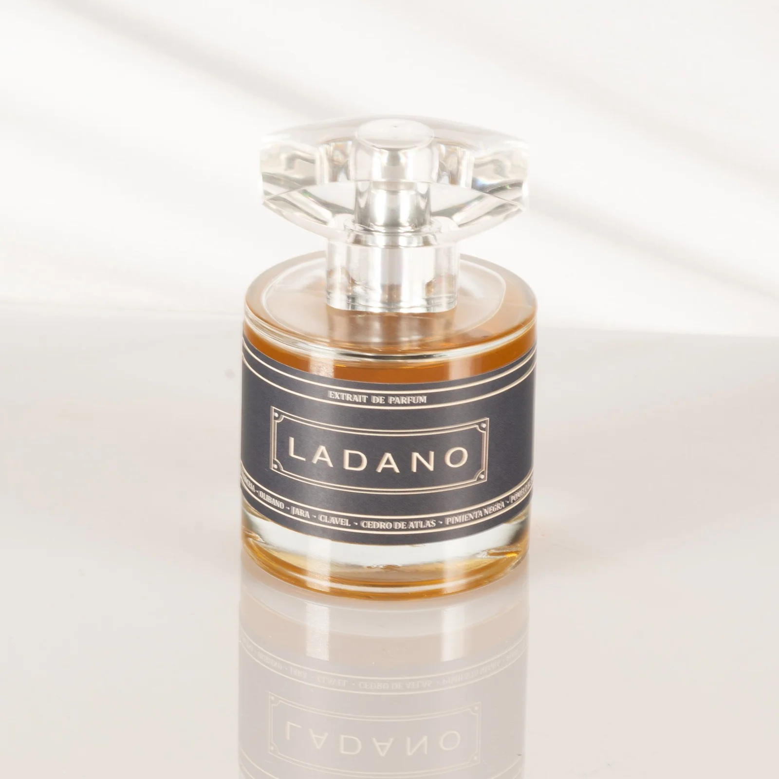 تصویر عطر لادانو میس پاو