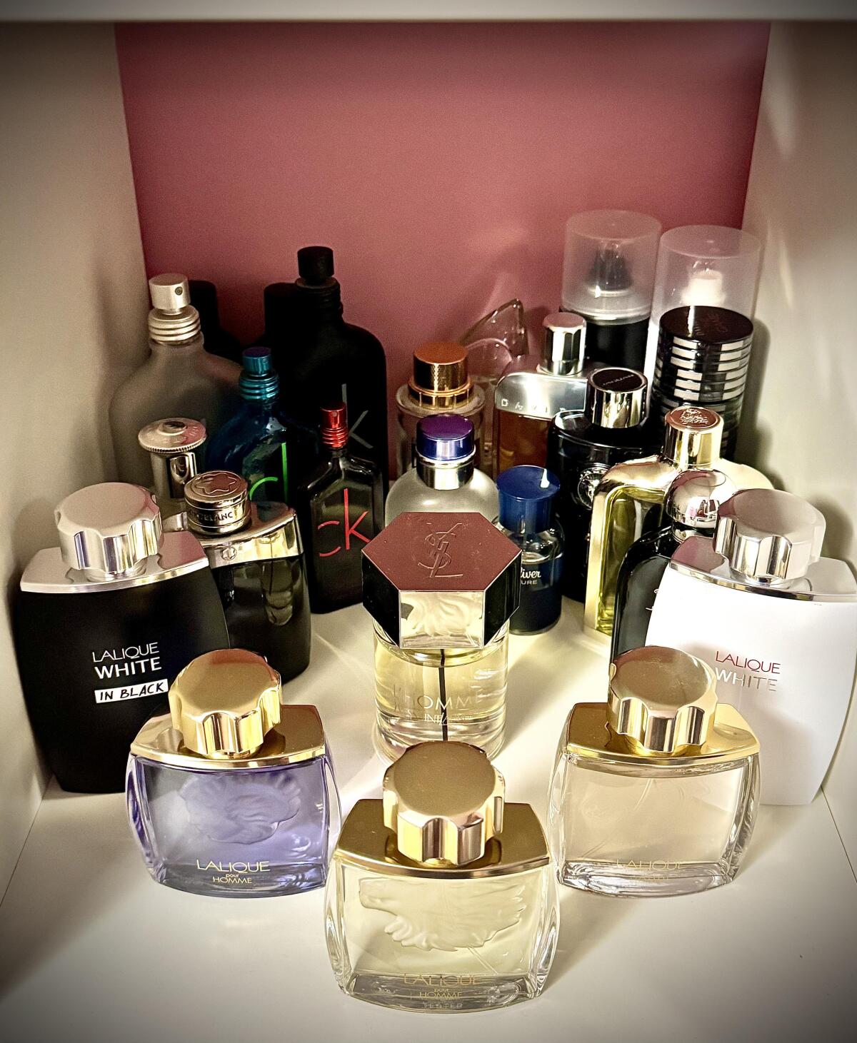 تصویر عطر لالیک وایت