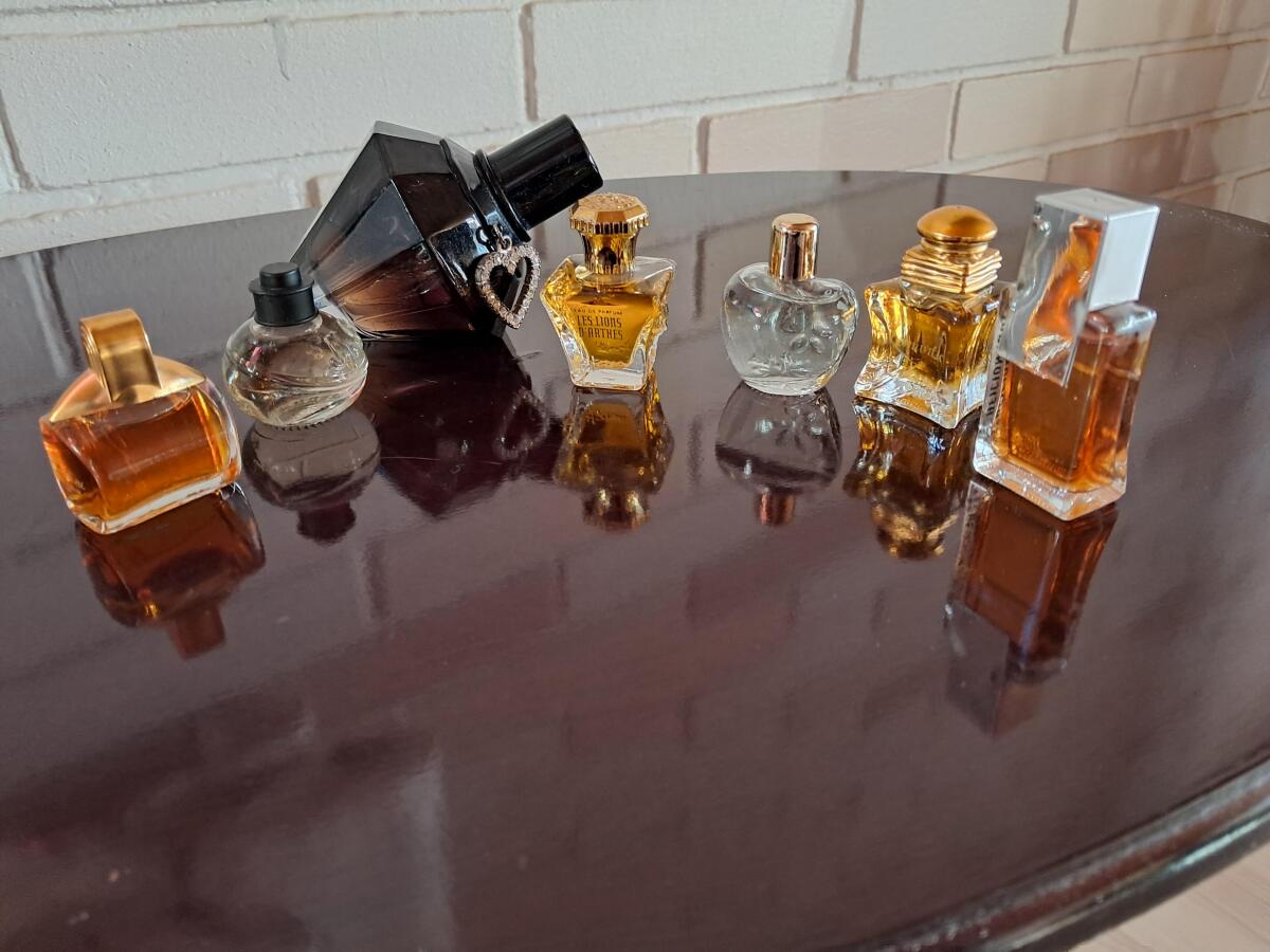 تصویر عطر رمانتیک ژان آرتس