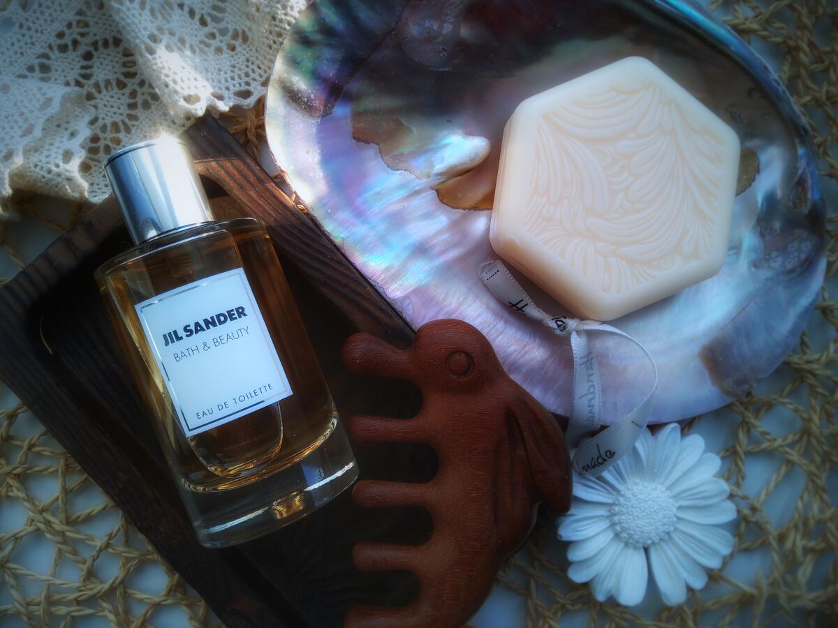 تصویر عطر دی اسنشیالز بث اند بیوتی جیل ساندر