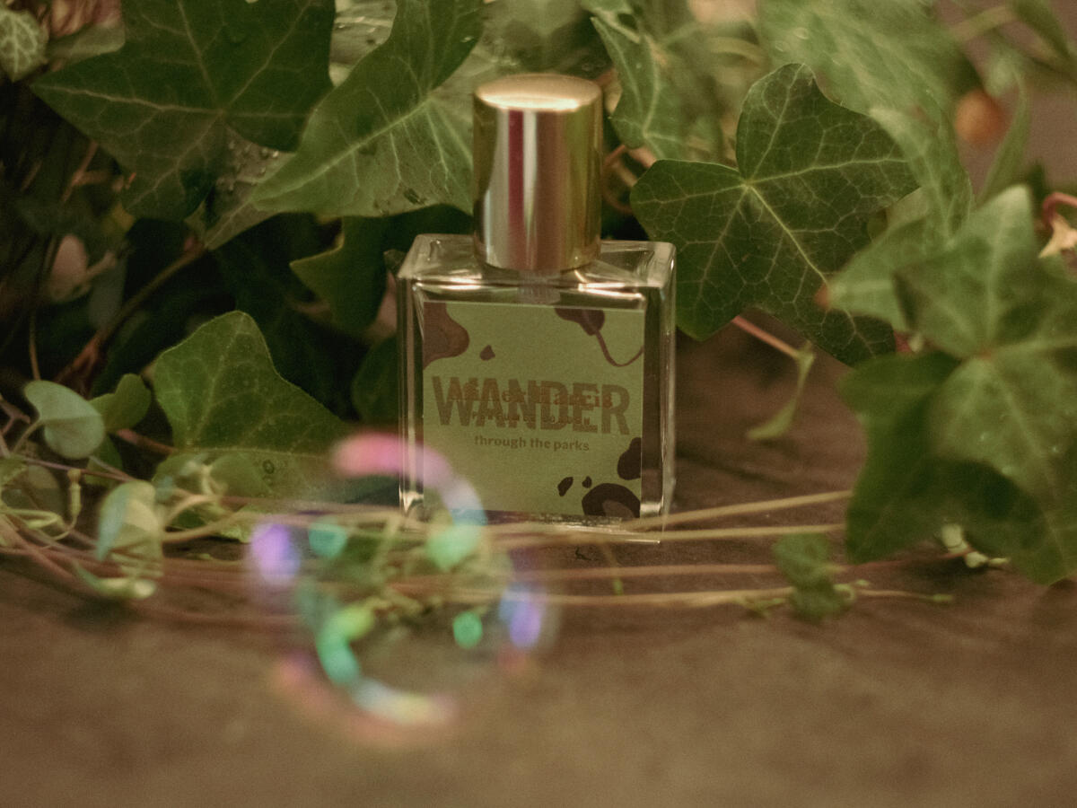تصویر عطر واندر ترو د پارکس میلر هریس