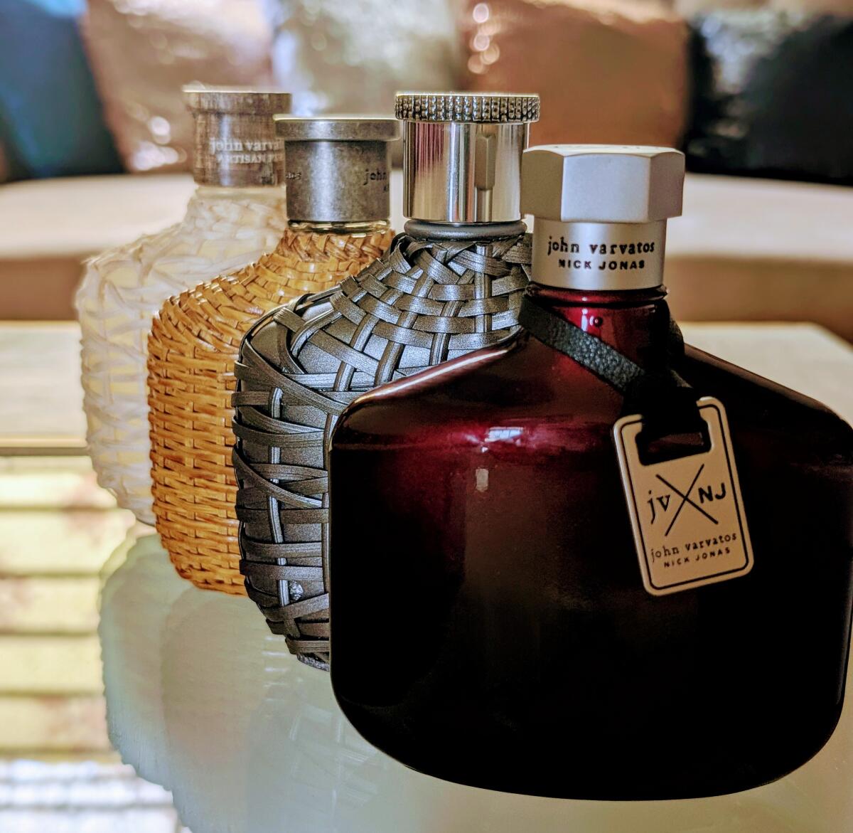 تصویر عطر اَرتیزان اِکس اِکس جان وارواتوس