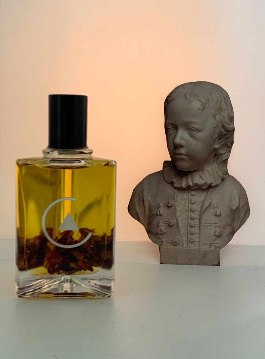 تصویر عطر رُز پچولی اویل لا کوری