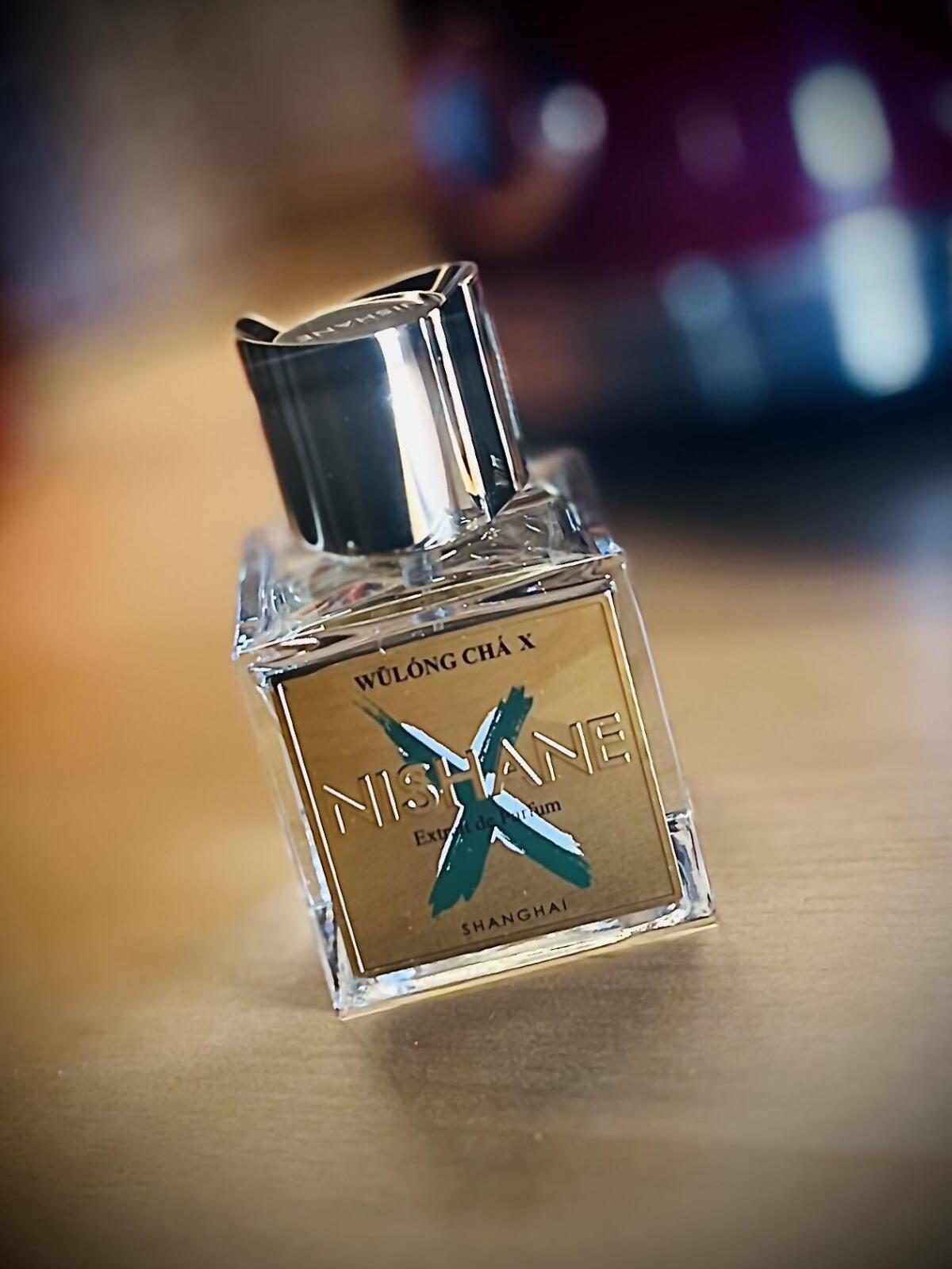 تصویر عطر ولونگ چا ایکس نیشانه