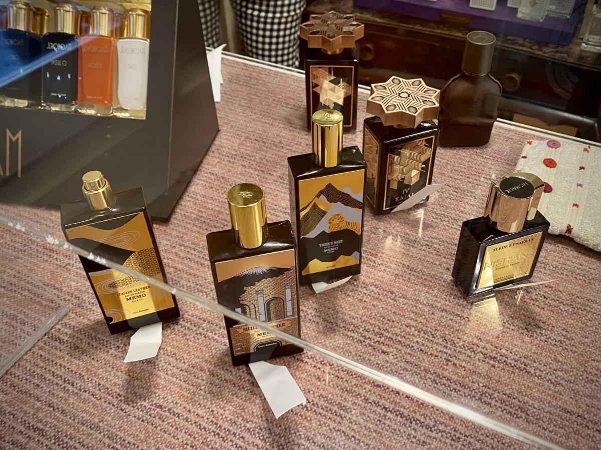 تصویر عطر کاجال ۴