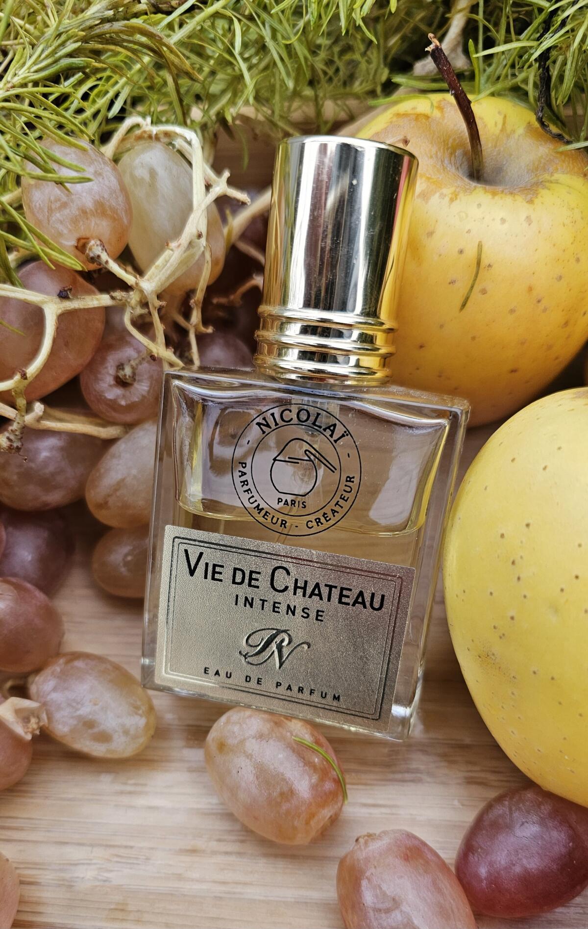تصویر عطر وی دو شاتو اینتنس نیکولای پرفیومر کریتور