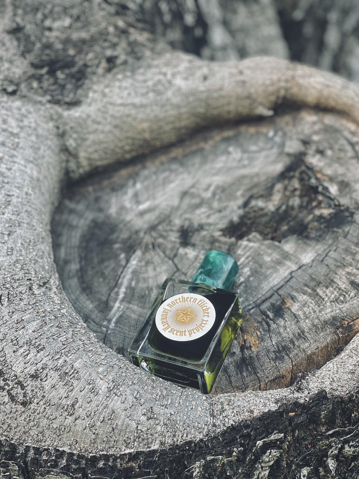 تصویر عطر نورترن فلیکر جَنیوِری سنت پروجکت