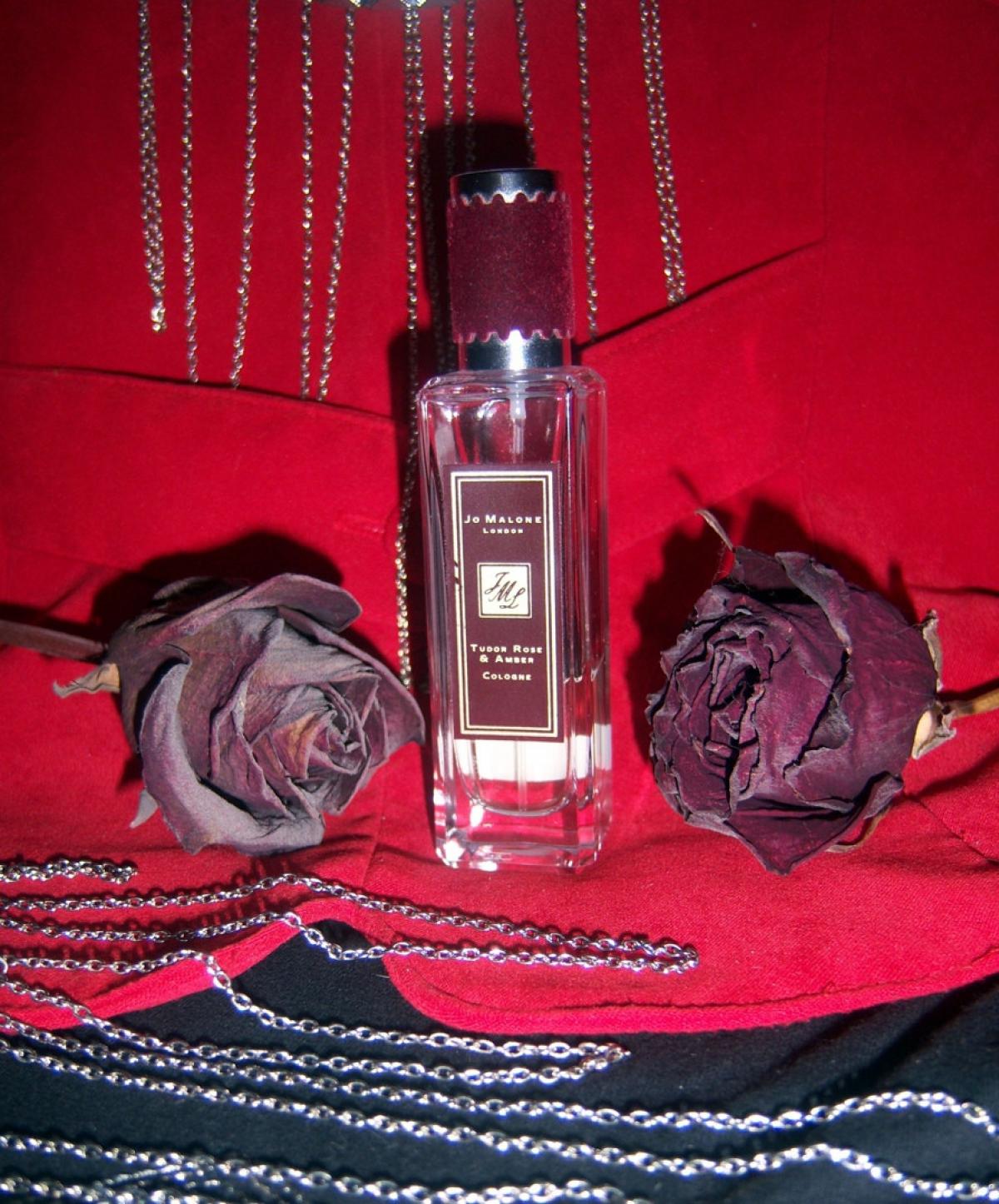 تصویر عطر راک دِ اِیجِز تودور رُز اَند اَمبر جو مالون لندن
