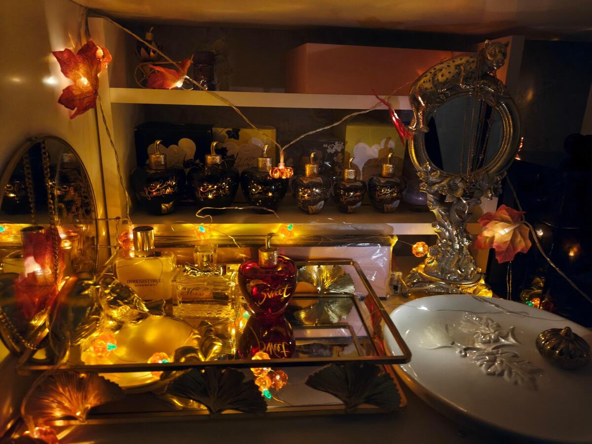 تصویر عطر مدنایت کوتور بلک او دو مینیو لولیتا لمپیکا